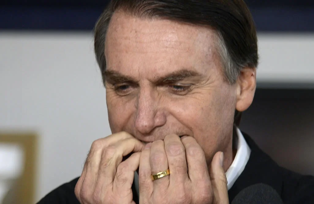 Política necroliberal de Bolsonaro aprofunda caos sanitário e econômico