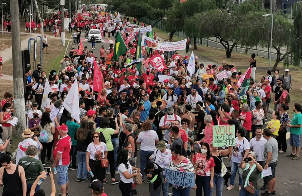 Grito clama contra a fome, a miséria, a desigualdade social e pede fim do governo Bolsonaro