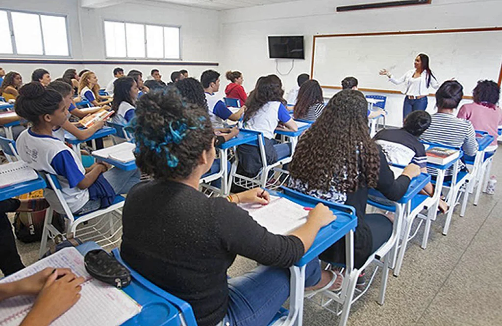 Capitão Assumção reedita projeto que impõe “mordaça” a professores