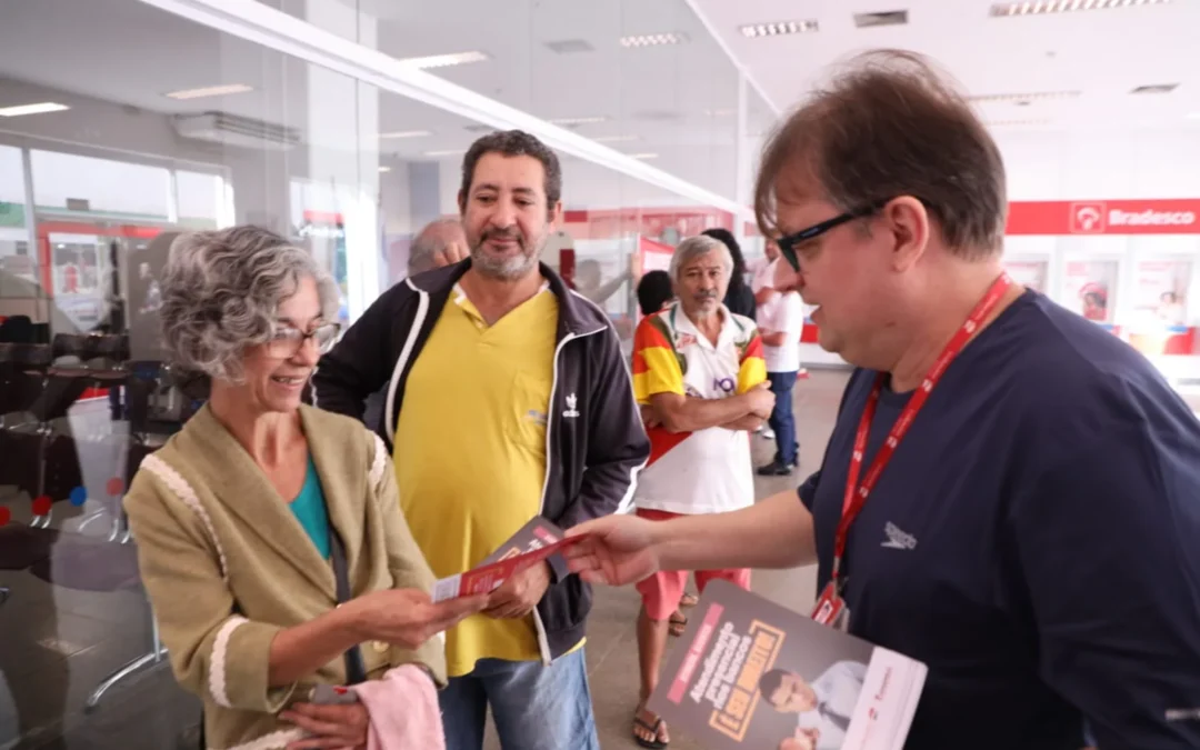 Cachoeiro: bancários protestam contra demissões no Bradesco e exigem Menos Metas, Mais Saúde