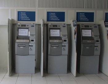 Sindicato vistoria agências atingidas por enchente em Barra de São Francisco