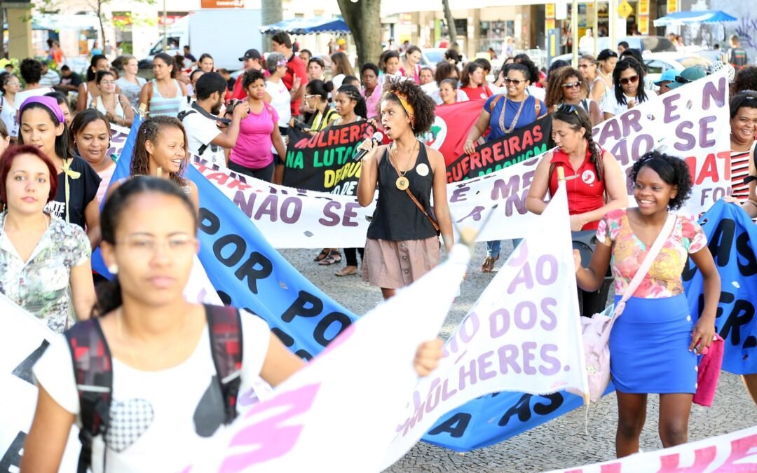 Mulheres cobram de Hartung criação de Secretaria da Mulher no 8 de Março