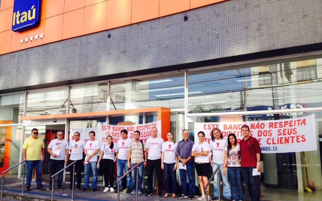 Agência do Itaú é paralisada na manhã desta quarta-feira