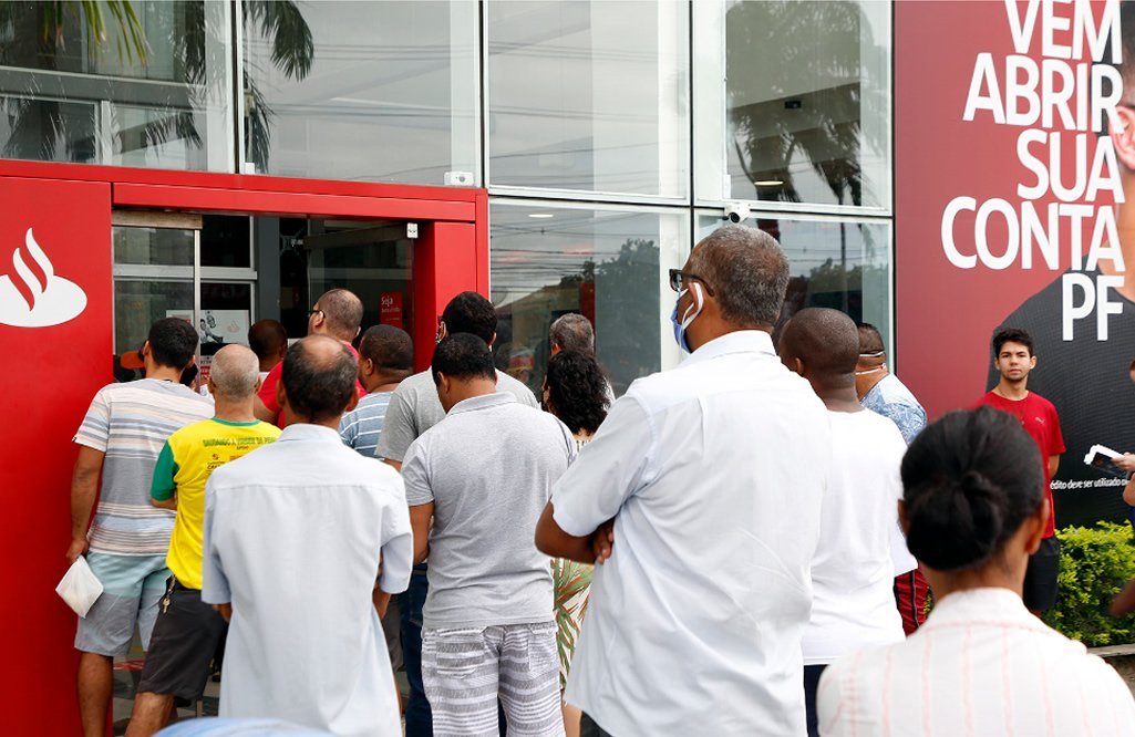 Febraban se diz sensível à crise sanitária, mas mantém agências funcionando