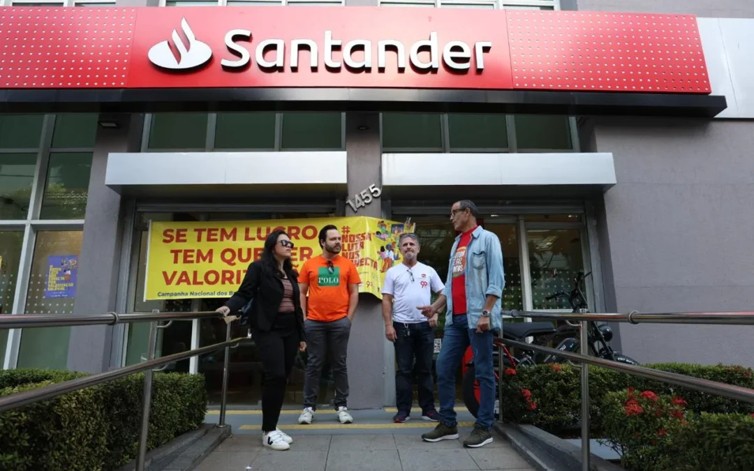 Bancários param agências em Vitória