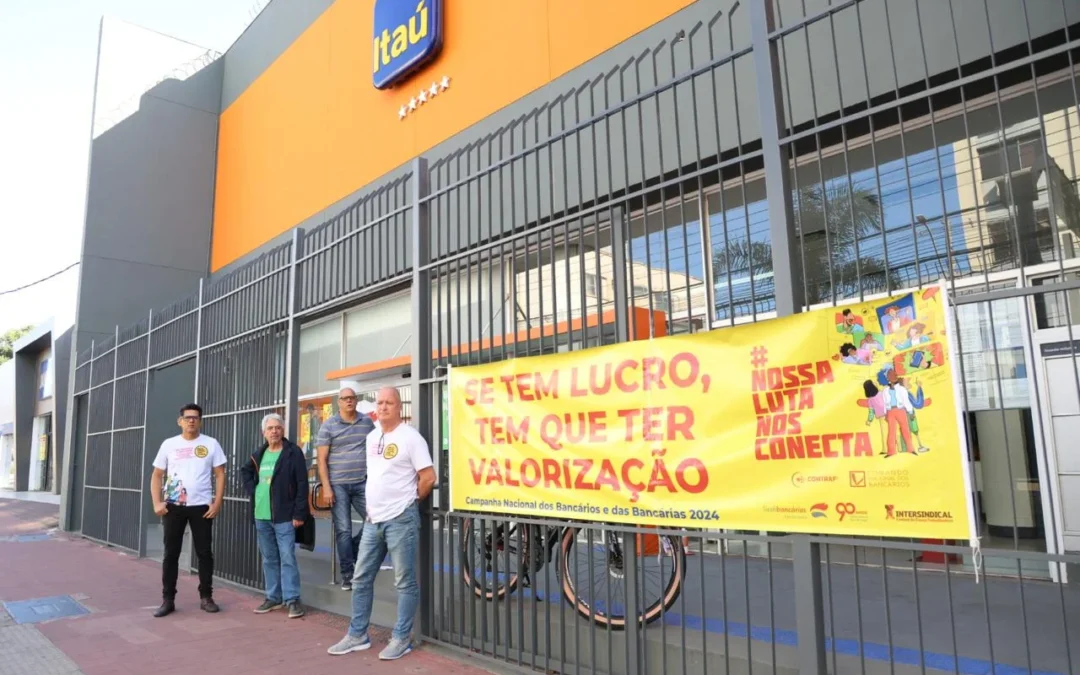 Bancários fecham agências do Bradesco, Santander e Itaú