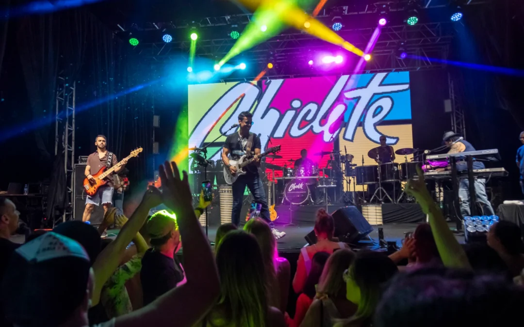 Festa e luta: bancários celebram dia da categoria com show de Chiclete com Banana