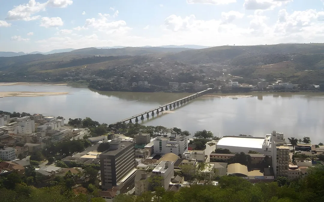 Candidatos à Prefeitura de Colatina assinam termo de compromisso em defesa do saneamento público para todos