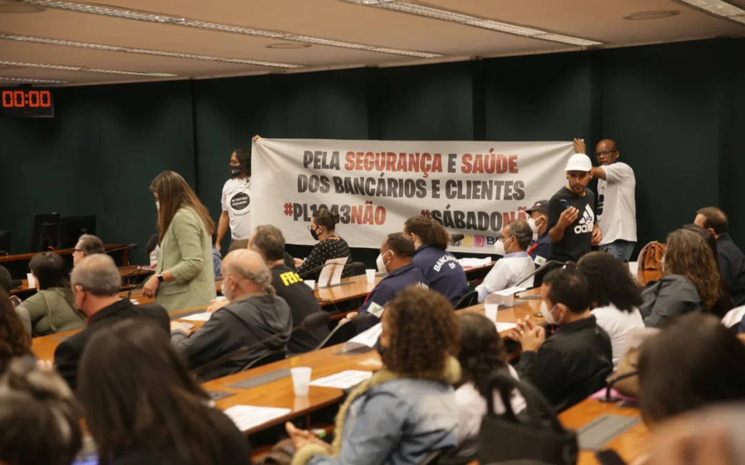 Vitória dos bancários: projeto de lei que previa trabalho aos sábados e domingos é retirado do Congresso