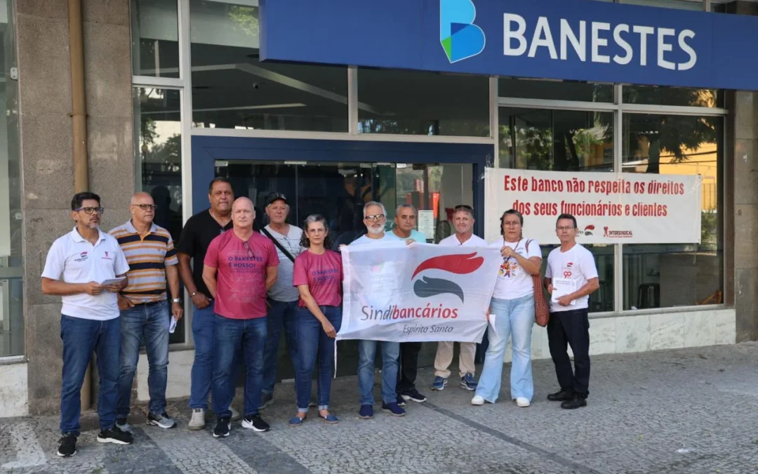 Ação em agência do Banestes denuncia falta de funcionários e cobra retomada das convocações
