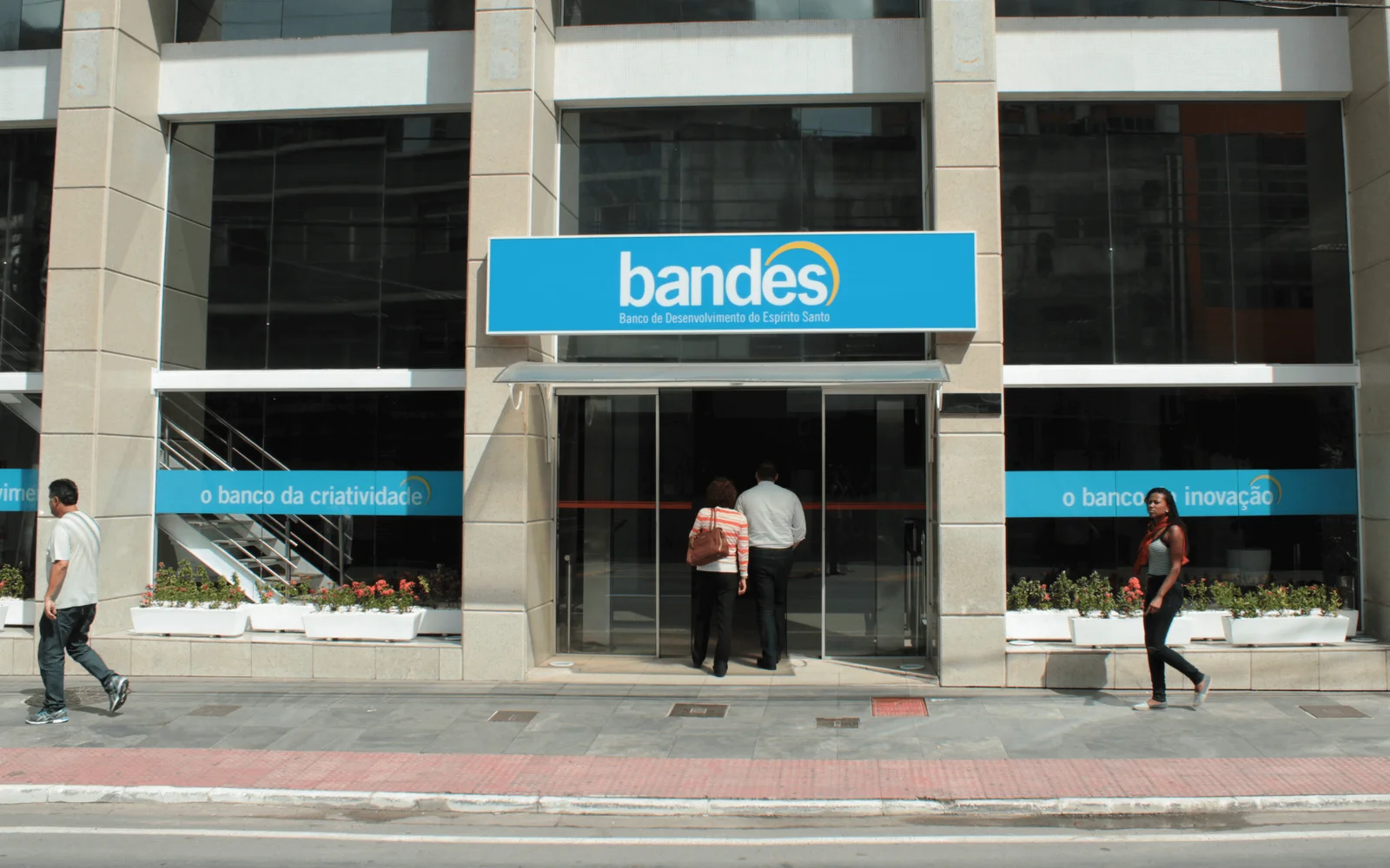 Bancários do Bandes aprovam minuta de reivindicações