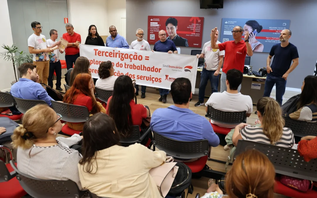 Sindicato faz ato contra terceirização no Santander