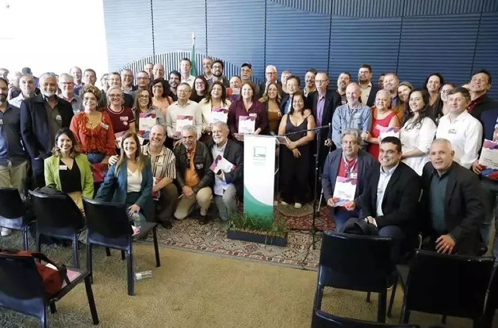 Fenae lança Caderno dos Estados 2025 e Agenda Político-Institucional