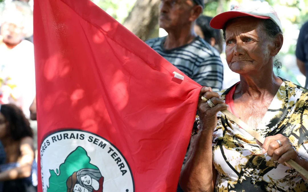 MST ocupa sede do Incra por reforma agrária e defesa do meio ambiente e da soberania