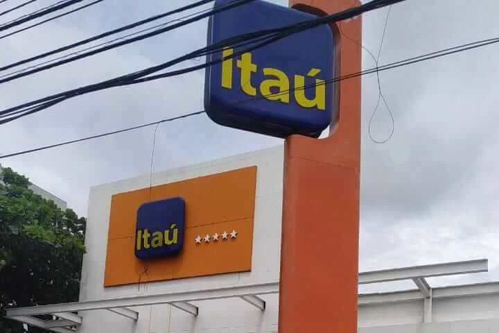 Itaú lança banco digital substituindo humanos por inteligência artificial