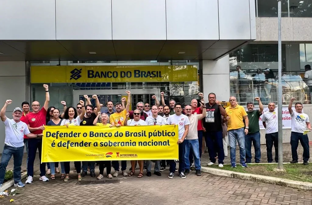 Capixabas aderem ao dia de luta contra ataques da extrema direita ao Banco do Brasil