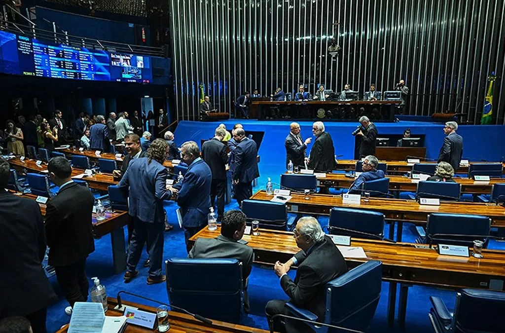 Mais um golpe na democracia: PL da Dosimetria é aprovado no Senado
