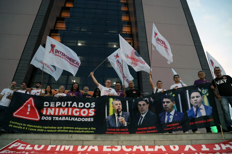 Movimentos sociais realizam ato em Vitória pelo Fim da Escala 6×1