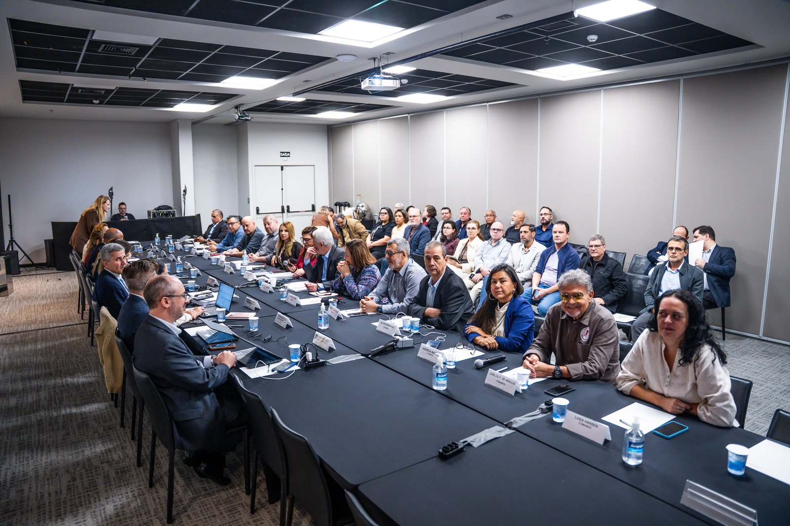 Campanha Nacional: Comando reivindica contratação de PCD’s, jornada 4×3 e direito à desconexão em primeira rodada de negociação