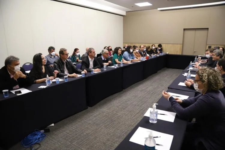 Comando rejeita nova proposta rebaixada dos bancos para VR e VA
