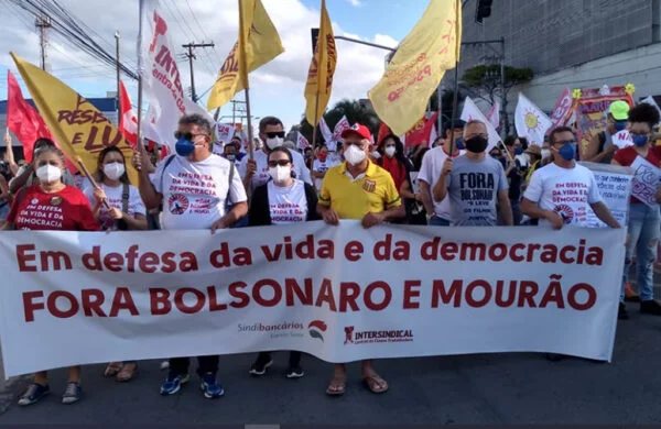 Confira a cobertura do ato “Fora Bolsonaro-Mourão” em Vitória