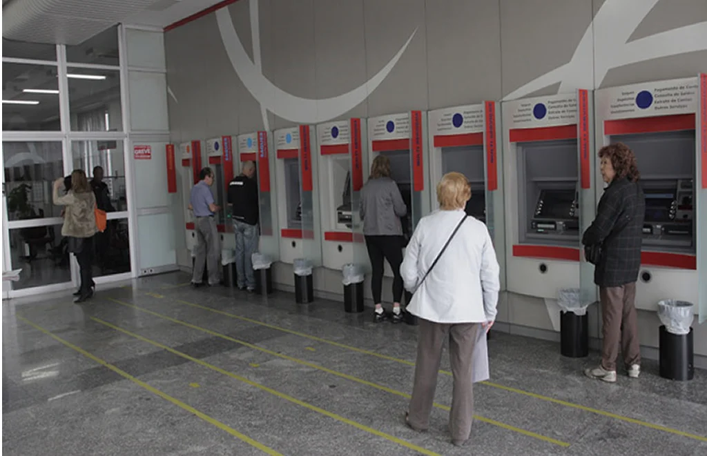 Abertura das agências aos sábados e domingos representa mais sobrecarga para os bancários