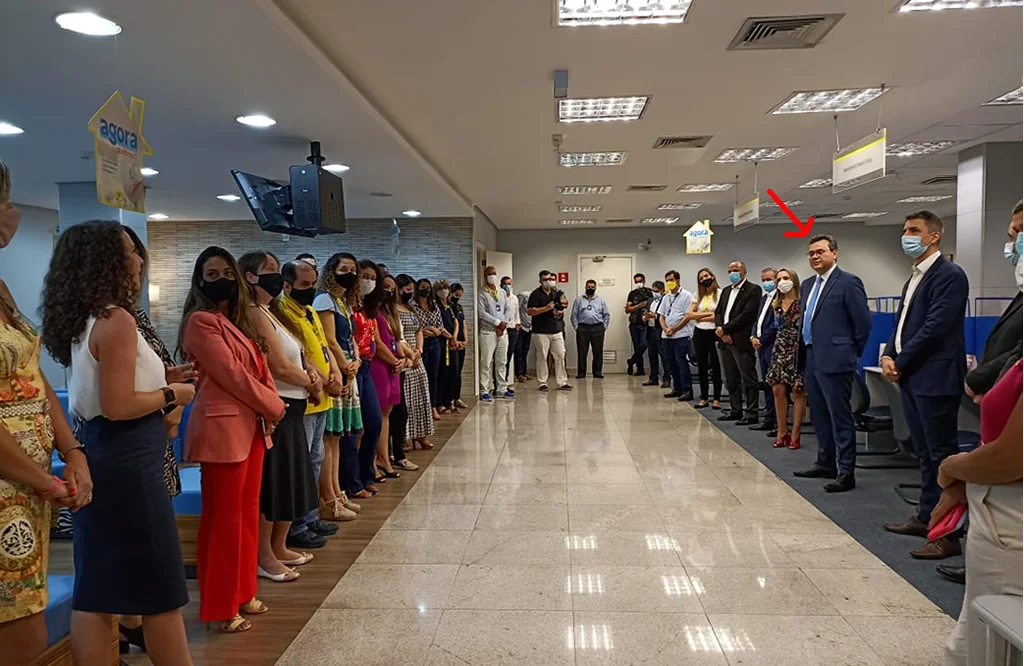 Presidente do BB desrespeita medidas contra a covid