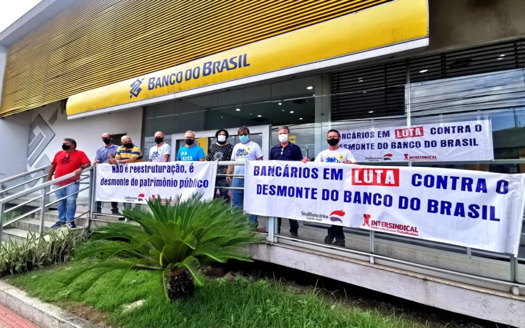 Bancários retardam abertura de agência do BB em Vila Velha em novo dia de luta contra o desmonte do banco