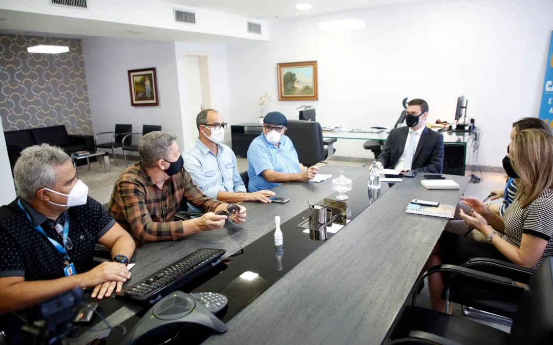 Sindicato apresenta reivindicações dos bancários ao presidente do Bandes