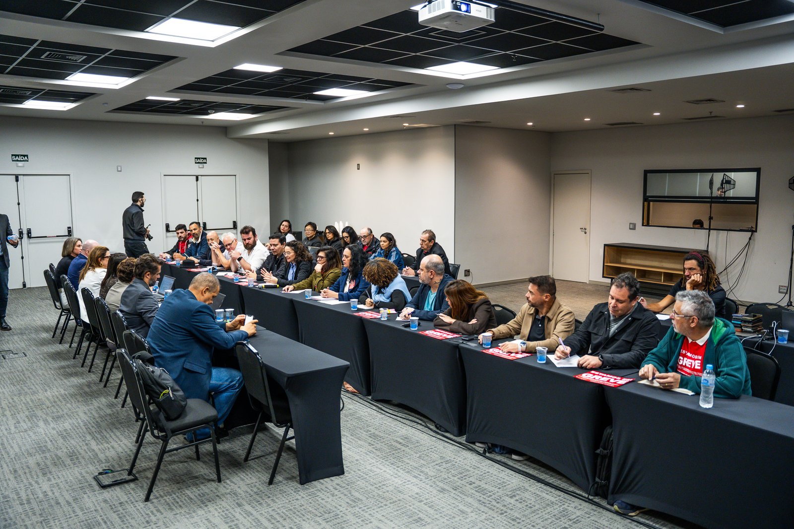 Caixa apresenta proposta e Sindicato convoca bancários para plenária nesta quinta-feira, 17