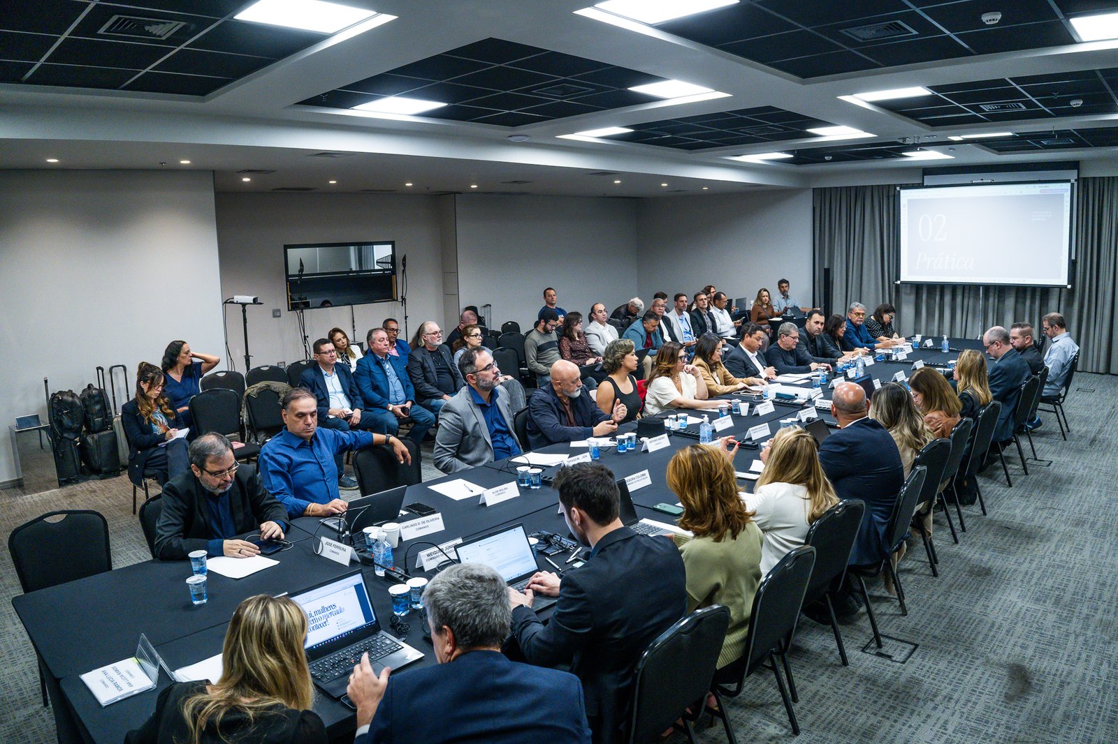 Bancários cobram propostas concretas da Fenaban