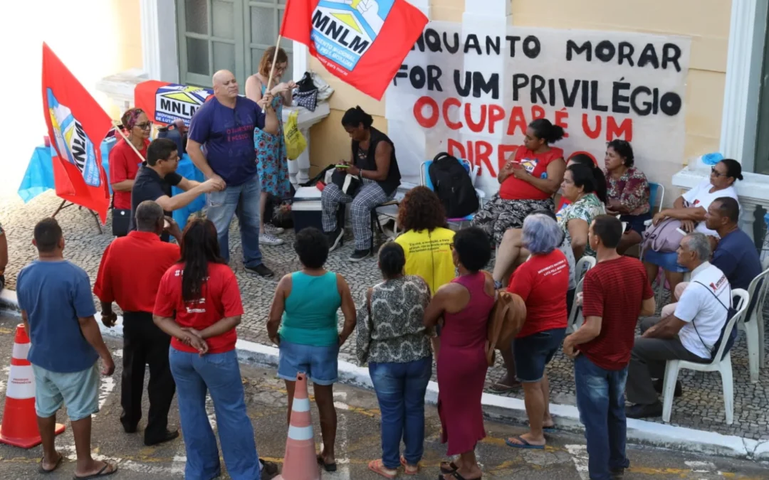 Movimento de Luta por Moradia faz vigília contra PL que criminaliza ocupações