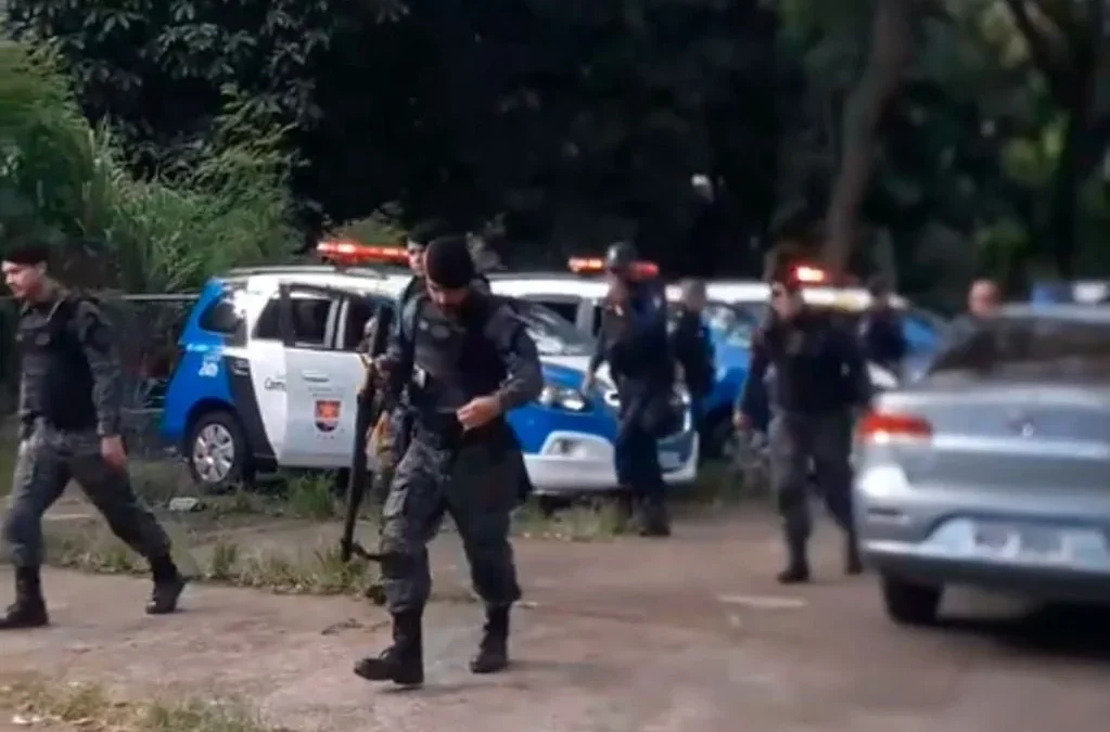 Prefeito Pazolini envia homens armados para despejar famílias