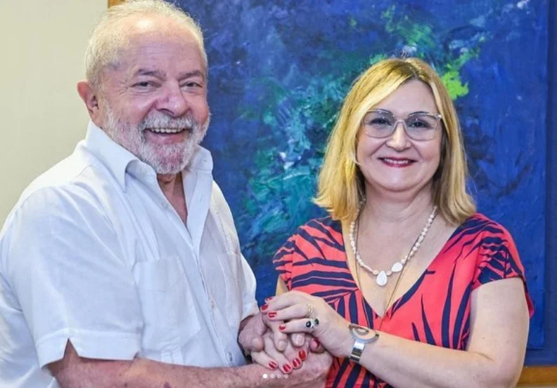 Bancários do ES e RJ aprovam moção de apoio à presidenta da Caixa, Maria Rita Serrano