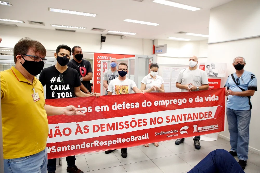 2020Demissões escancararam face cruel dos bancos privados