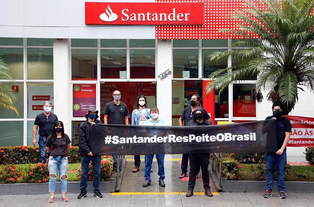 De forma unilateral, Santander amplia horário de atendimento gerencial