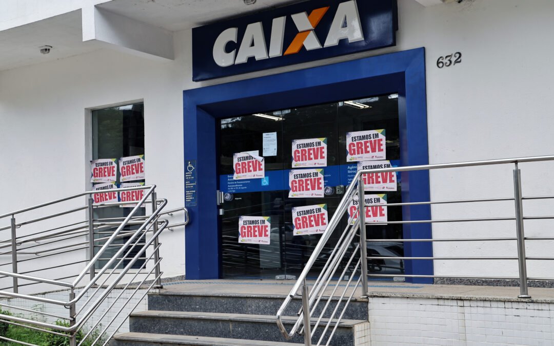 Bancários da Caixa realizam assembleia nesta segunda (21) para avaliar nova proposta de ACT