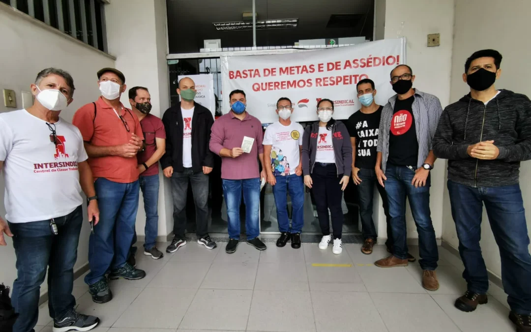 Bancários e bancárias cobram fim do assédio moral no Santander