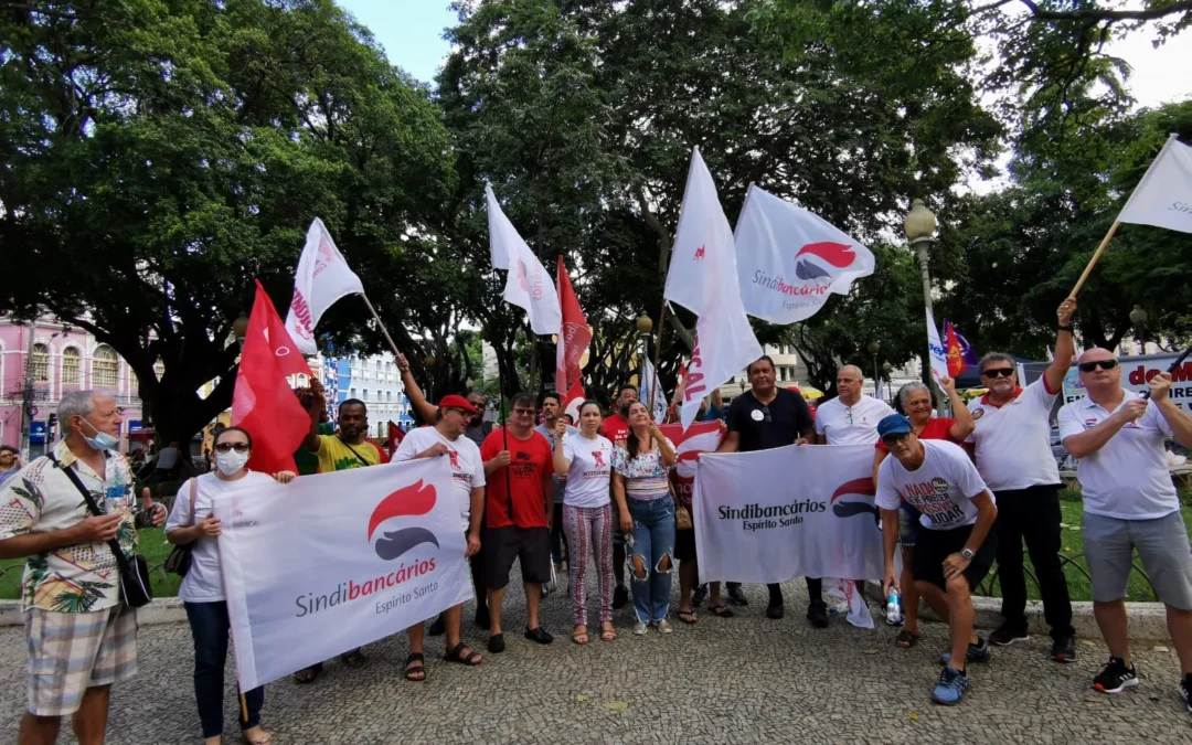 Trabalhadores celebram 01 de maio com gritos de Fora Bolsonaro