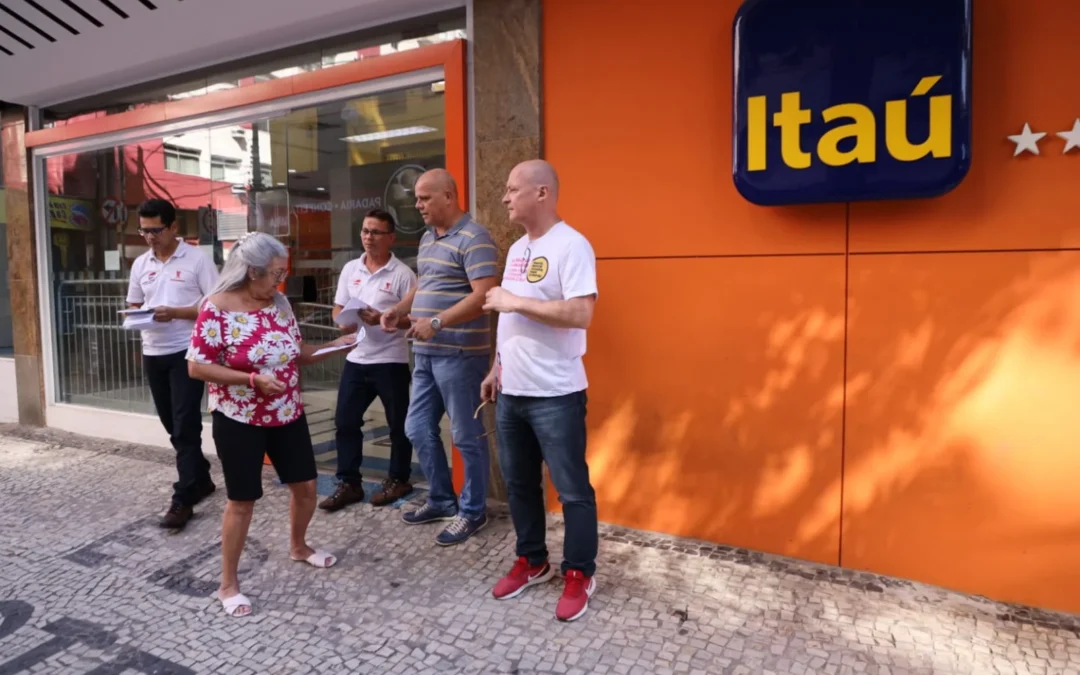 Dirigentes do Sindicato visitam agências em dia de luta por emprego e direitos
