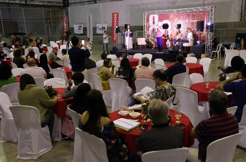 Lançamento do livro “Bancários do Espírito Santo” é marcado por emoção, reencontros e memórias