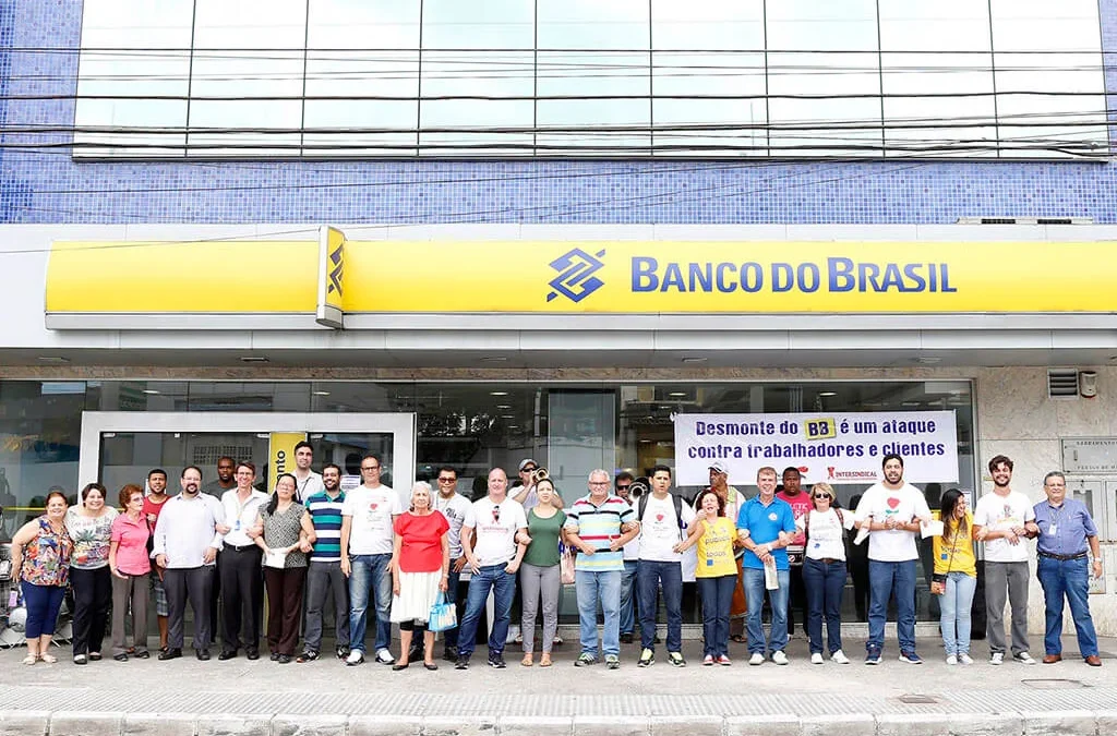 Bancários do BB fazem ação contra fechamento da agência Moscoso