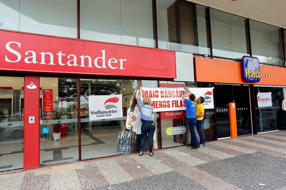 Em Campanha Nacional, bancários realizam ação em agências de Vitória