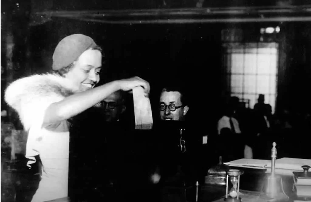 Há 90 anos mulheres conquistavam o direito de votar