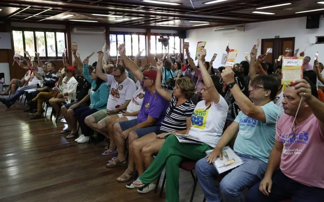 Defesa dos bancos públicos e dos direitos da categoria são prioridades para os bancários