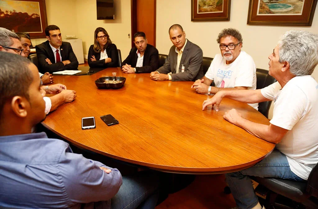Com apoio do Sindicato, vereadores de Aracruz cobram permanência do Banestes em Barra do Riacho