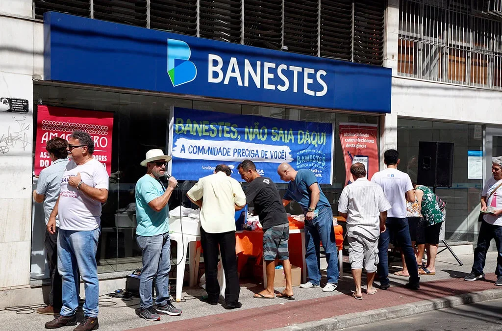 Bancários e moradores vão cobrar na sede do Governo manutenção de agência