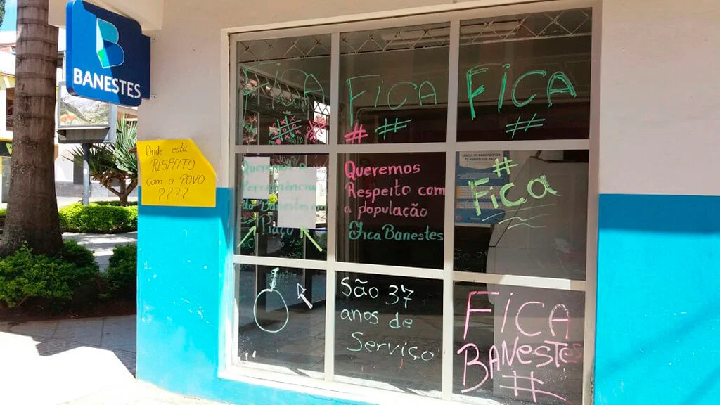 Fechamento de posto de atendimento do Banestes gera revolta