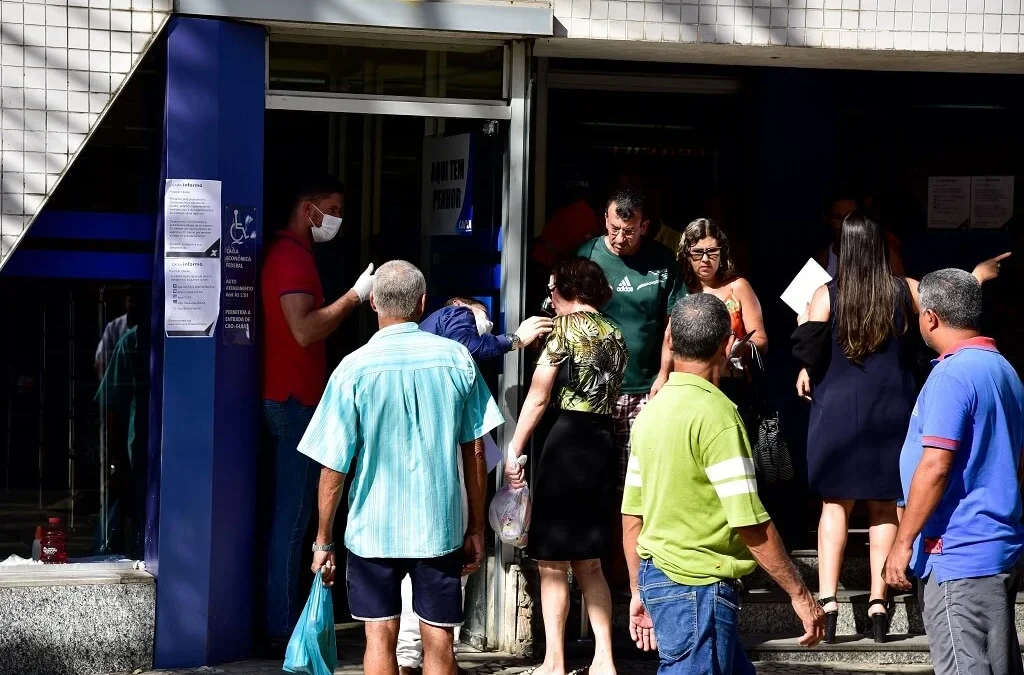 Medidas da Caixa não eliminam risco de exposição dos empregados ao coronavírus