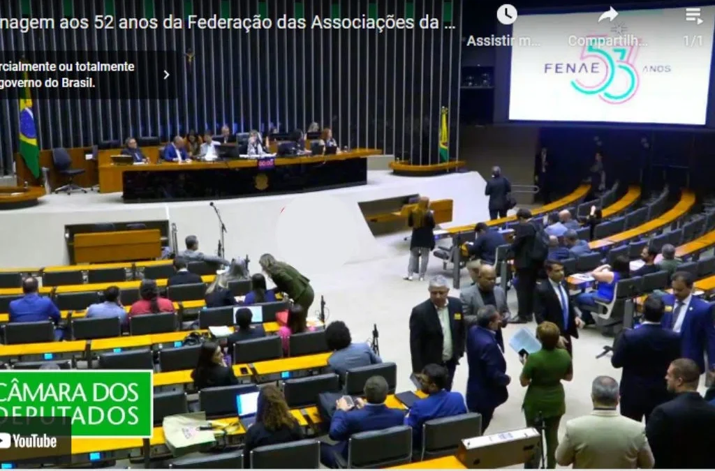 Fenae é homenageada na Câmara pelos seus 53 anos de luta em defesa da Caixa e da classe trabalhadora 